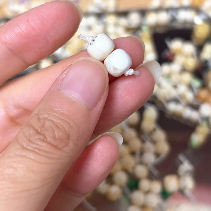 裸石蜜蜡未镶嵌8mm一对