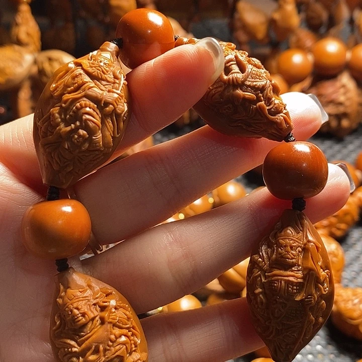 吊坠橄榄核四大天王