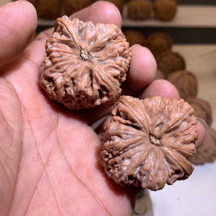 桃核把件A****子南疆石天残处理