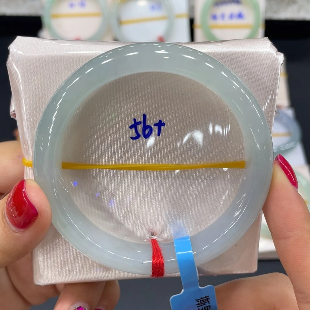 翡翠手镯未镶嵌缅甸天然翡翠手镯