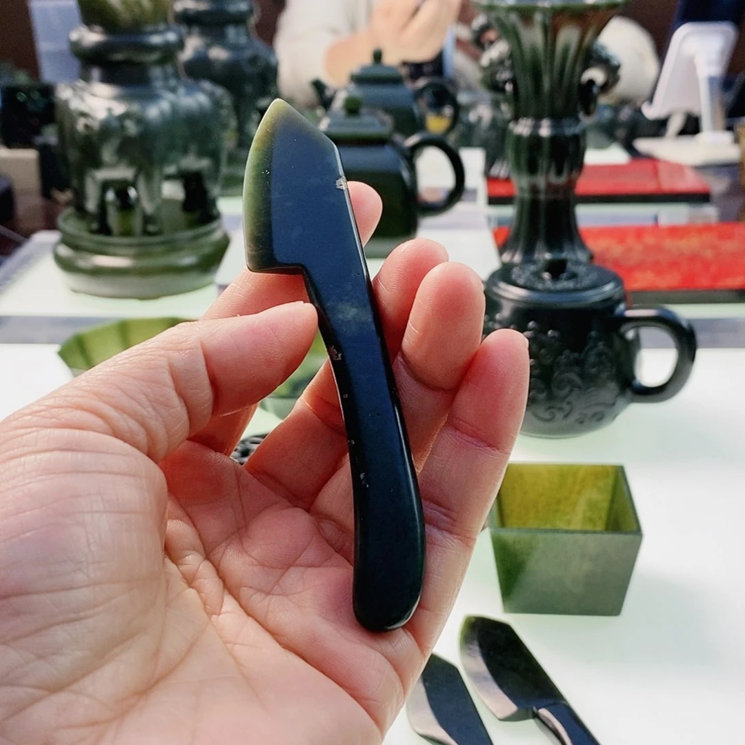 和田玉（青玉）摆件未镶嵌金*