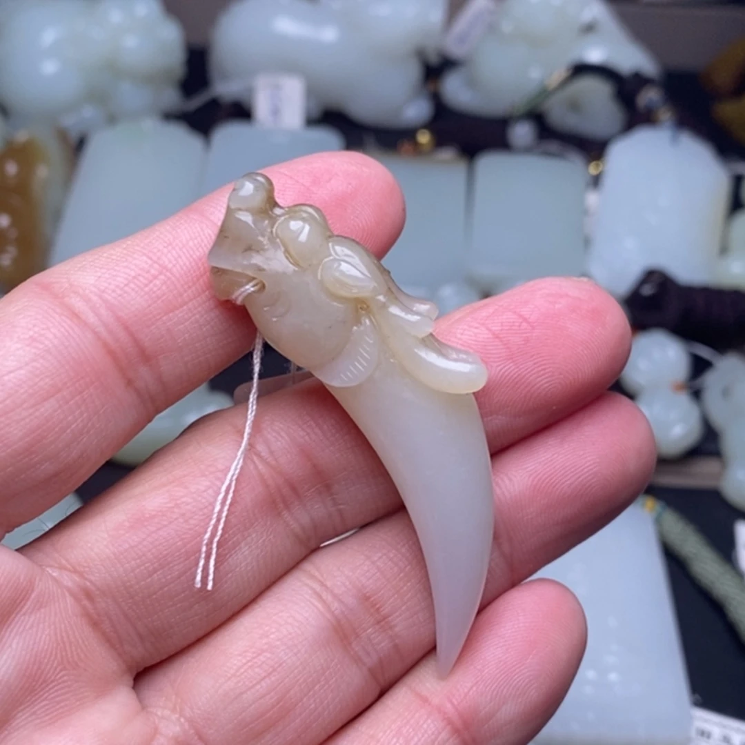 【闪购商品】颈饰未镶嵌和田玉