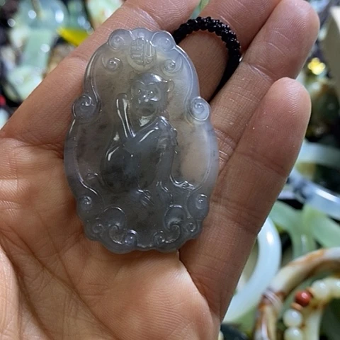 岫玉颈饰未镶嵌猴子