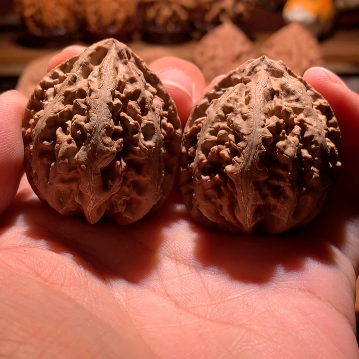 文玩核桃吊坠楸玥核71