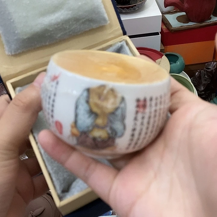 陶瓷艺术品及陶瓷壶壶