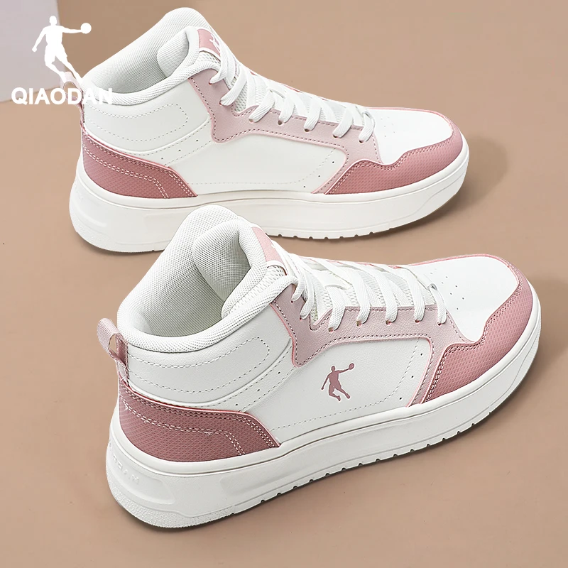 乔丹冬季新款高帮板鞋女款学生粉色运动鞋皮面保暖厚底增高女休闲