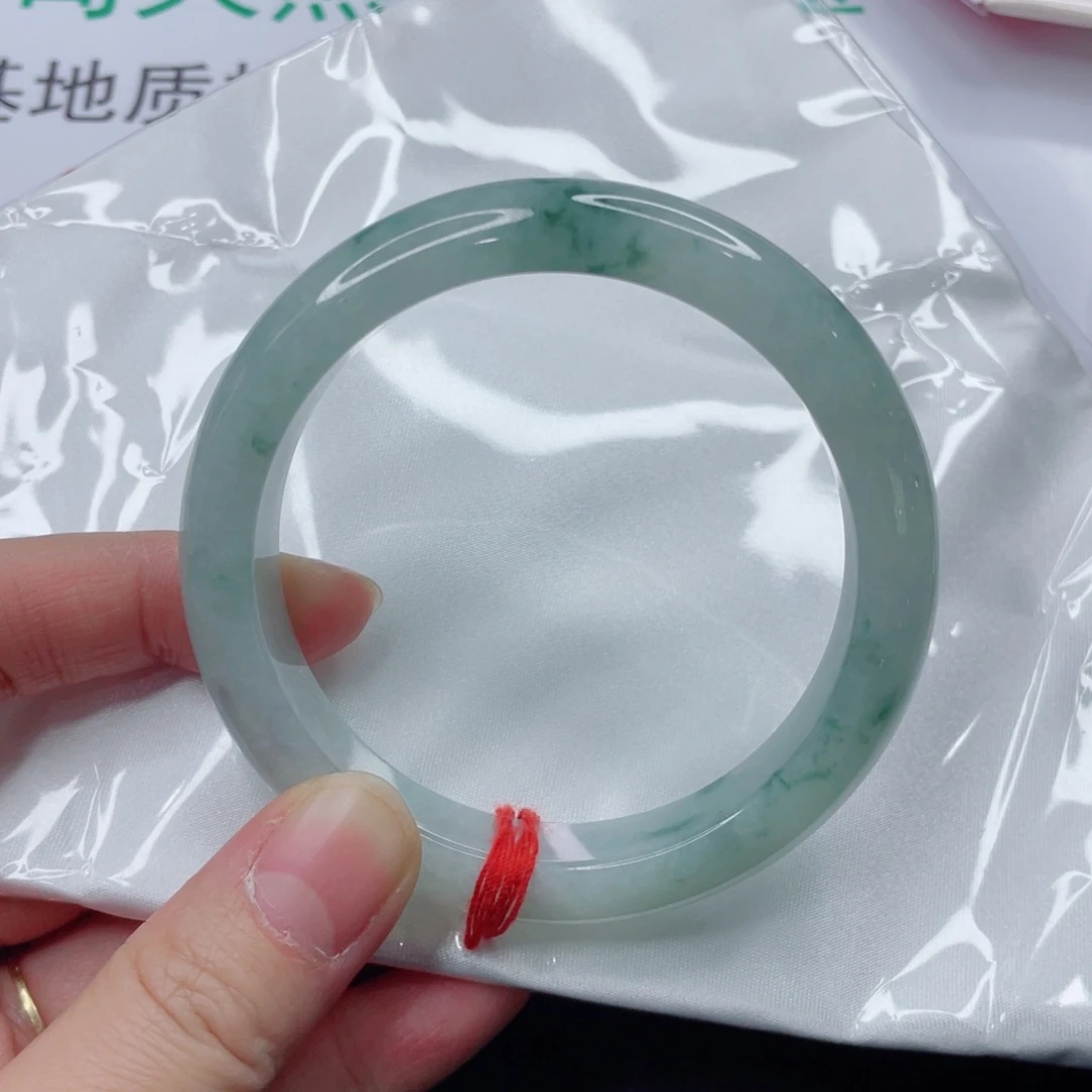 未镶嵌手镯翡翠手镯