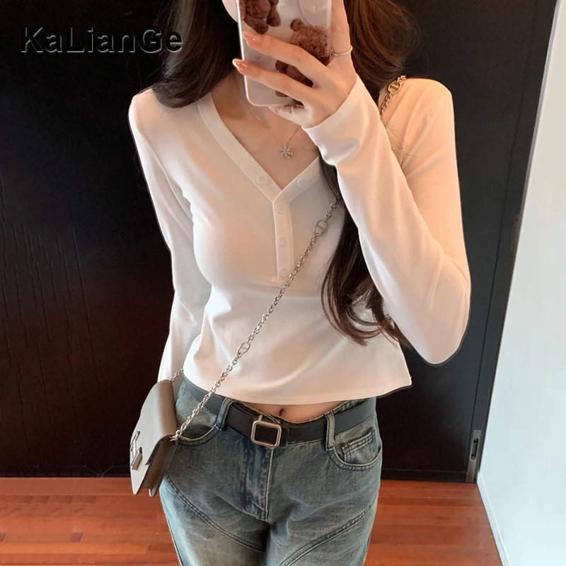 卡莲格/设计感气质V领纽扣长袖打底衫女秋季修身显瘦短款T恤上衣