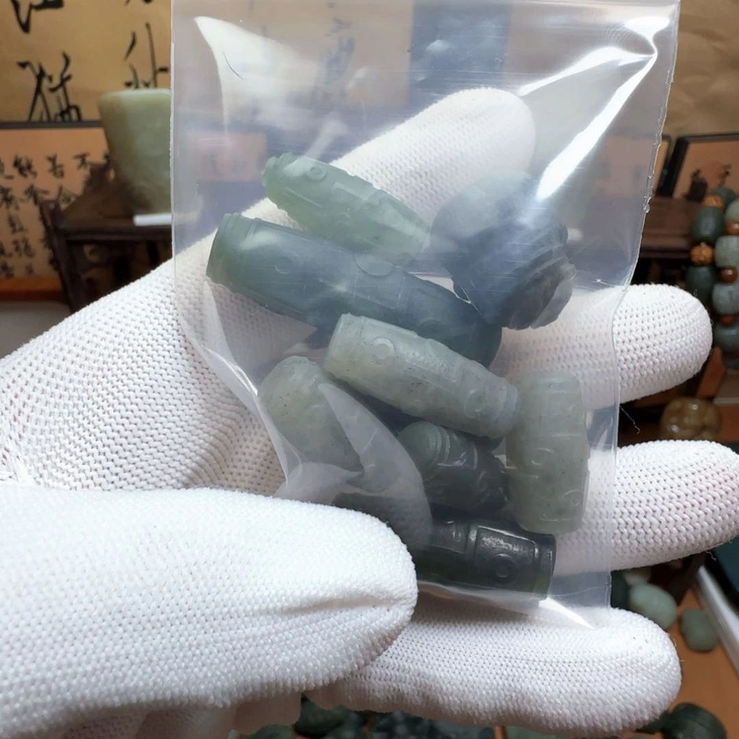 大***2和田玉未镶嵌颈饰