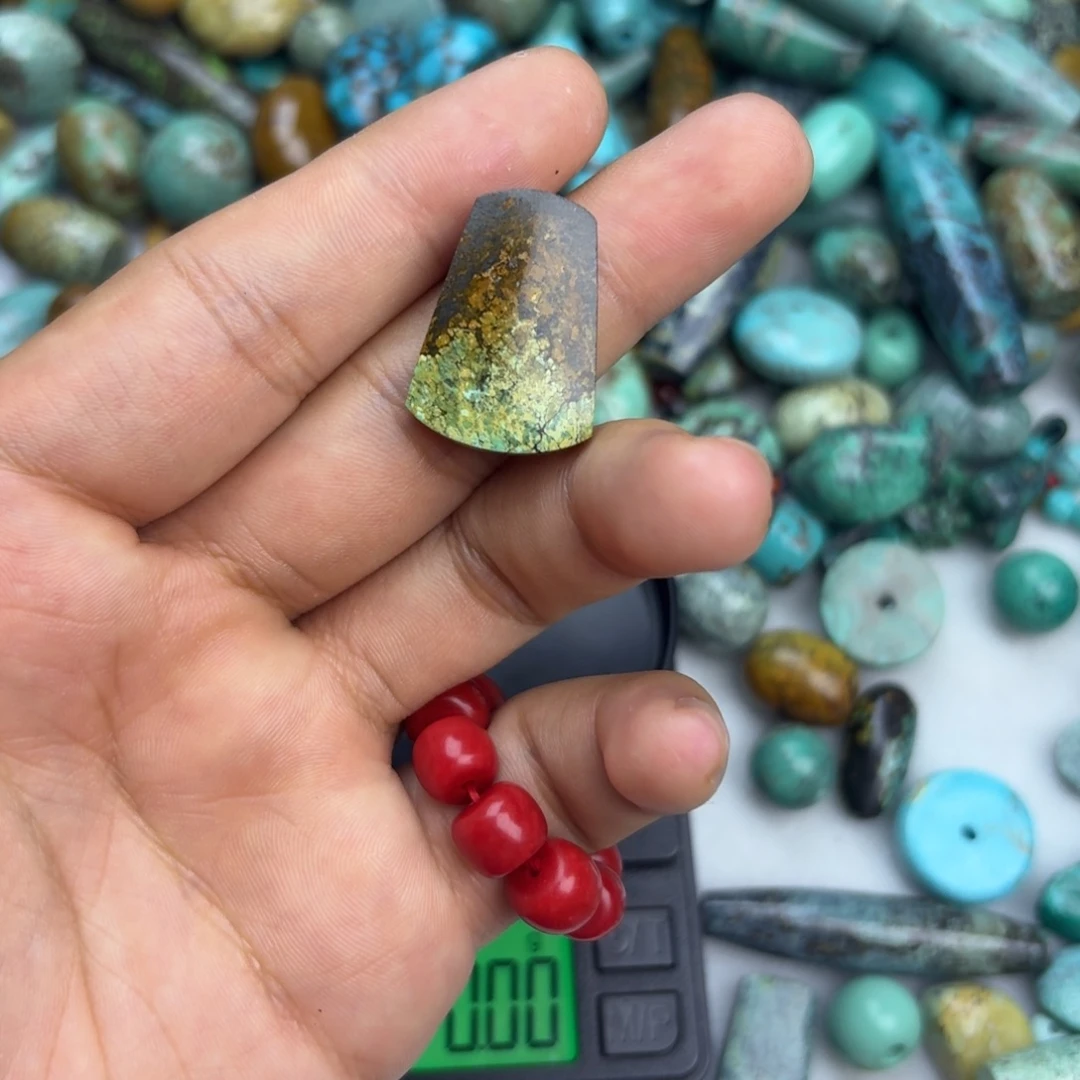 未镶嵌绿松石珠宝奇石