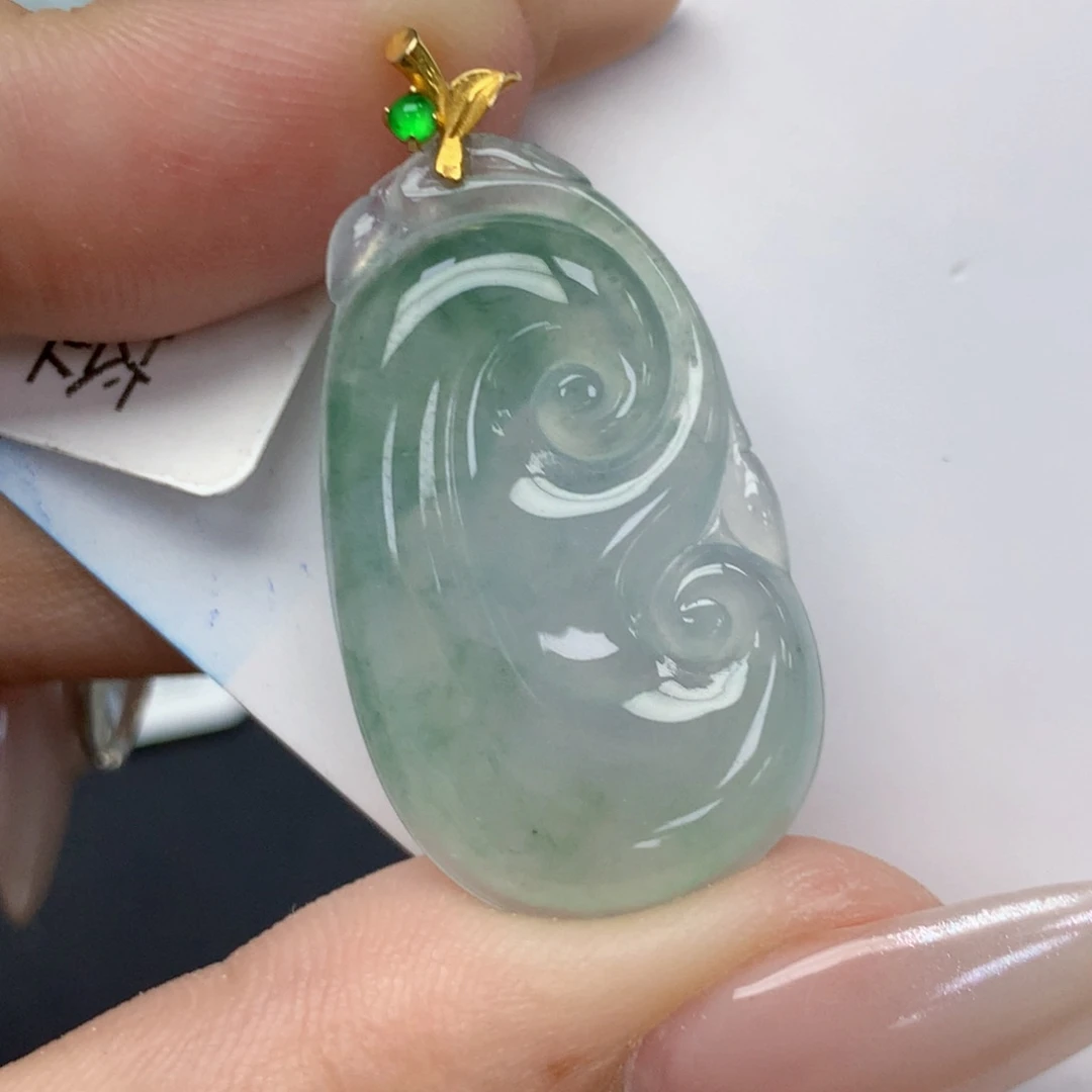 颈饰18K金镶嵌翡翠