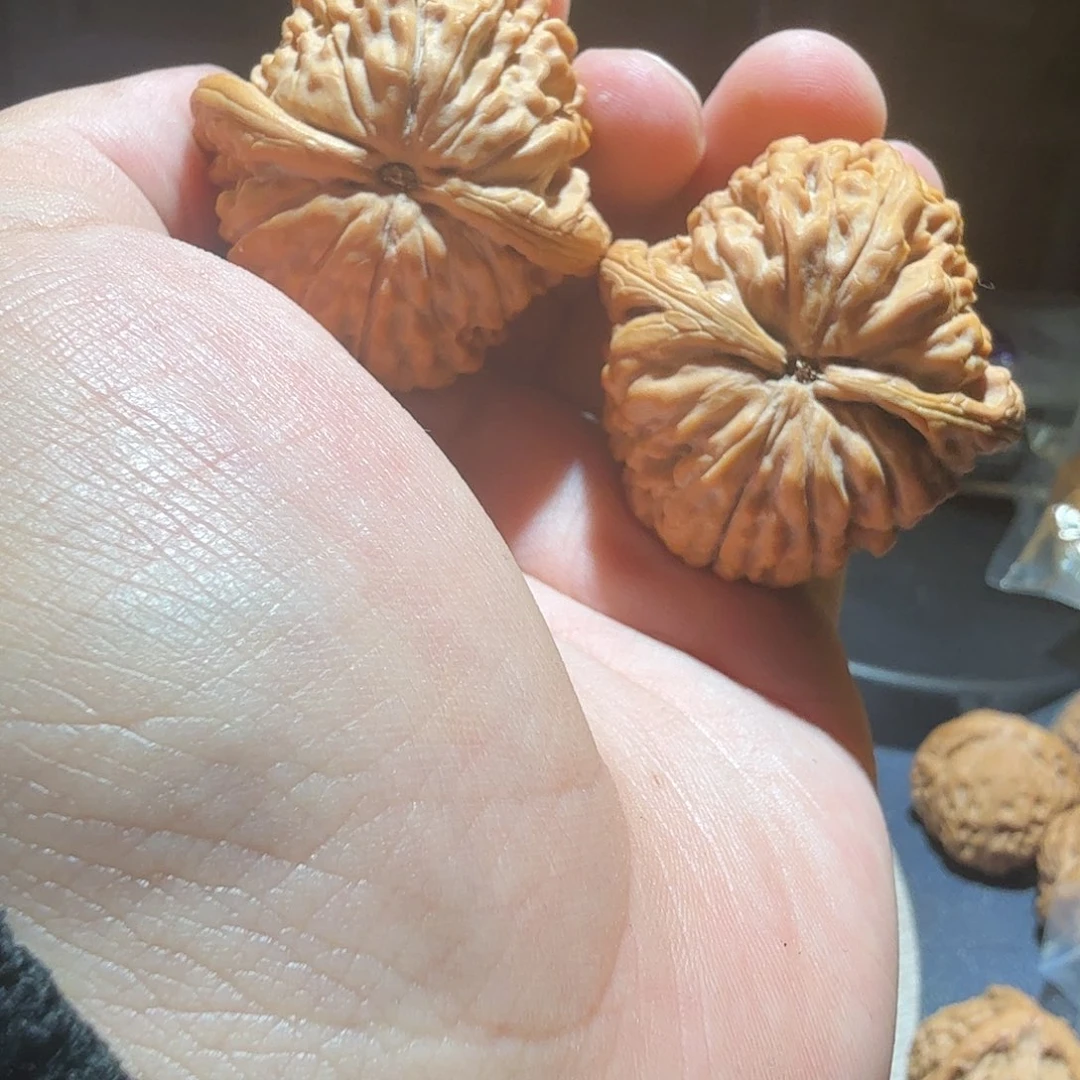 文玩核桃把件莲花