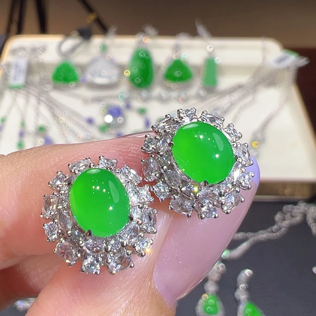 翡翠18K金镶嵌耳钉翡翠