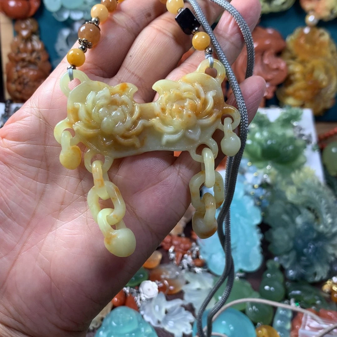 未镶嵌蛇纹石玉挂坠