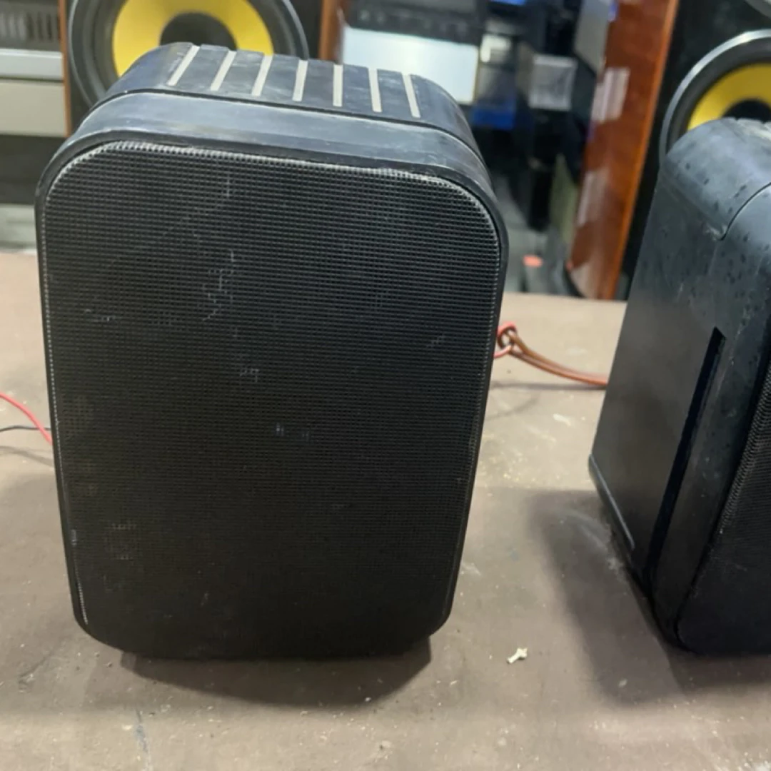 8新  黑色壁挂音响