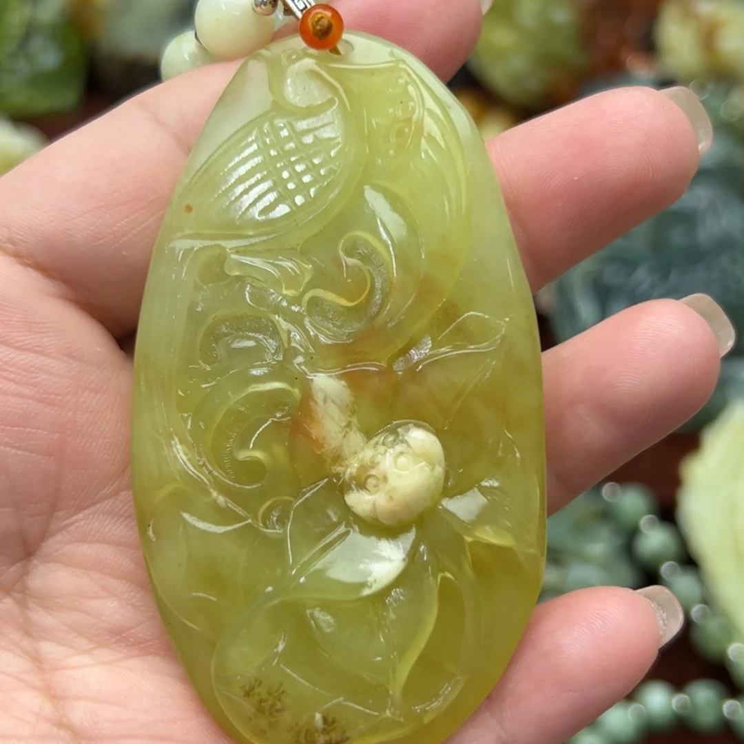 蛇纹石玉未镶嵌颈饰