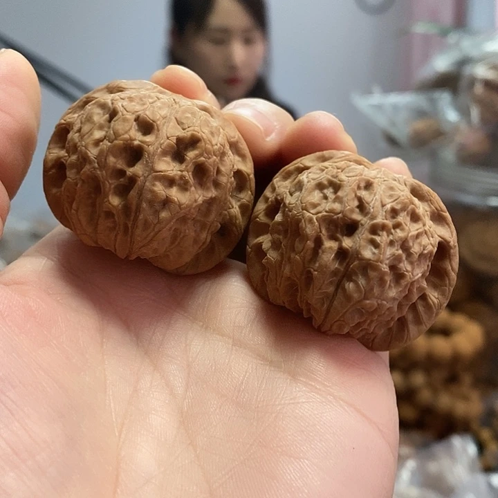 把件文玩核桃40血麒麟红皮