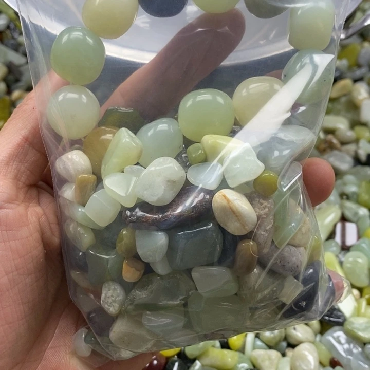 蛇纹石玉鱼缸石未镶嵌