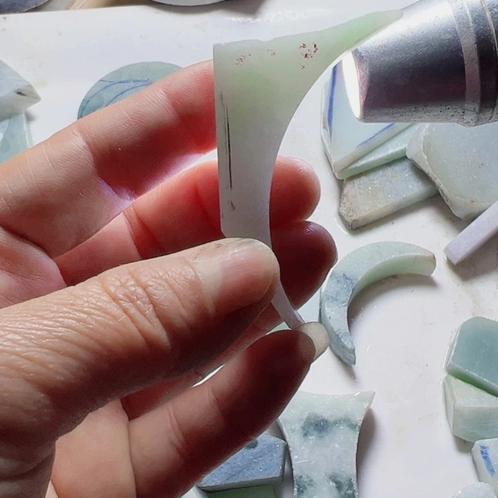 翡翠颈饰未镶嵌翡翠片料