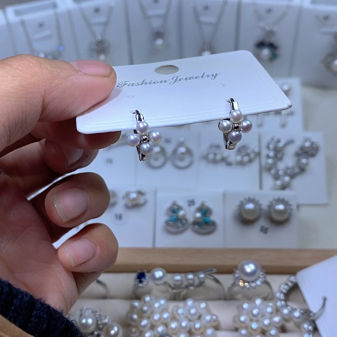 淡水珍珠耳饰未镶嵌