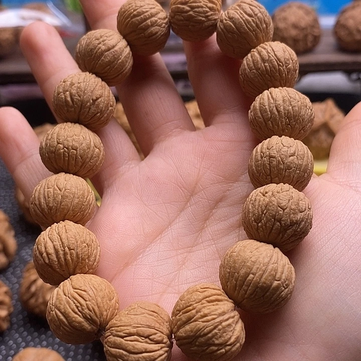 文玩核桃吊坠手持凤羽1.7