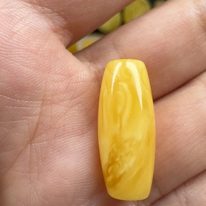 蜜蜡未镶嵌珠宝奇石