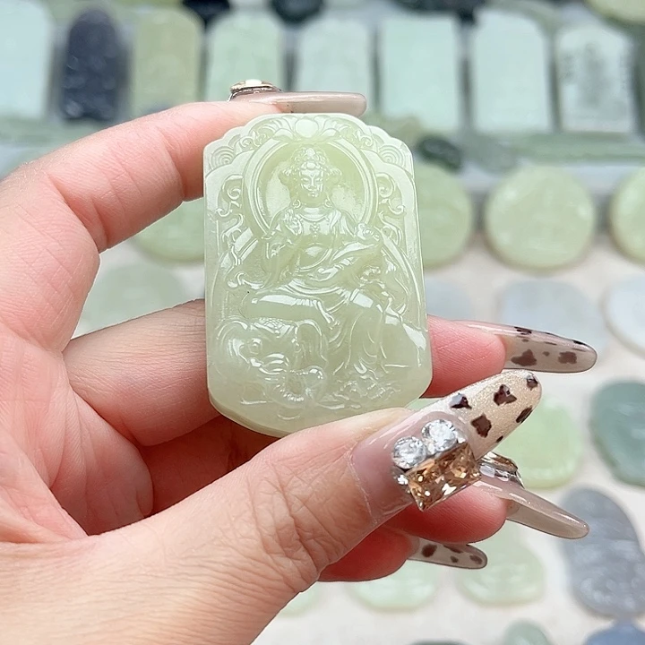 和田玉未镶嵌颈饰