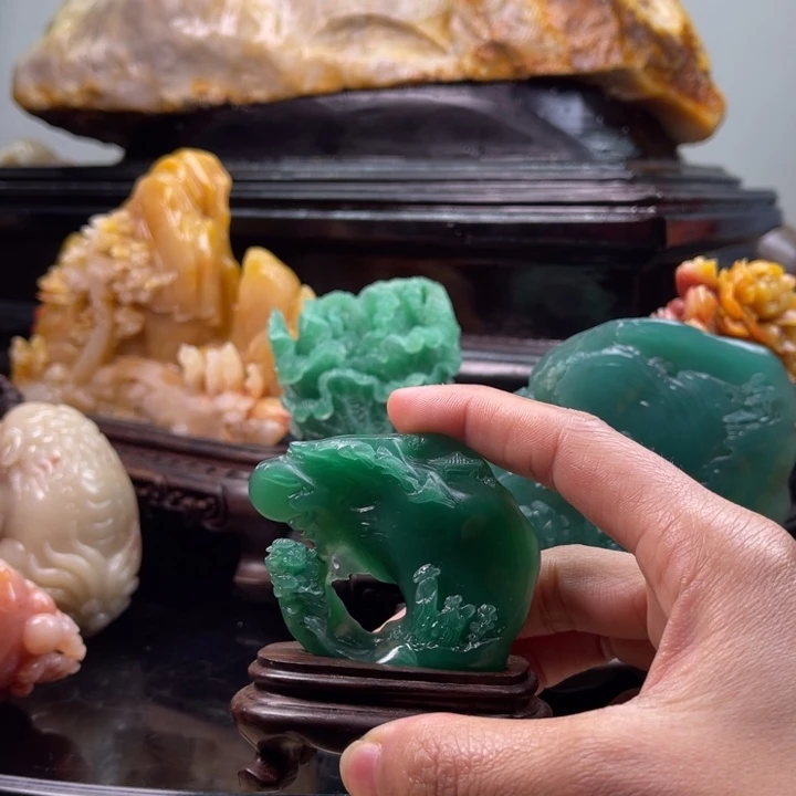 四川石M****K抱琴访友摆件