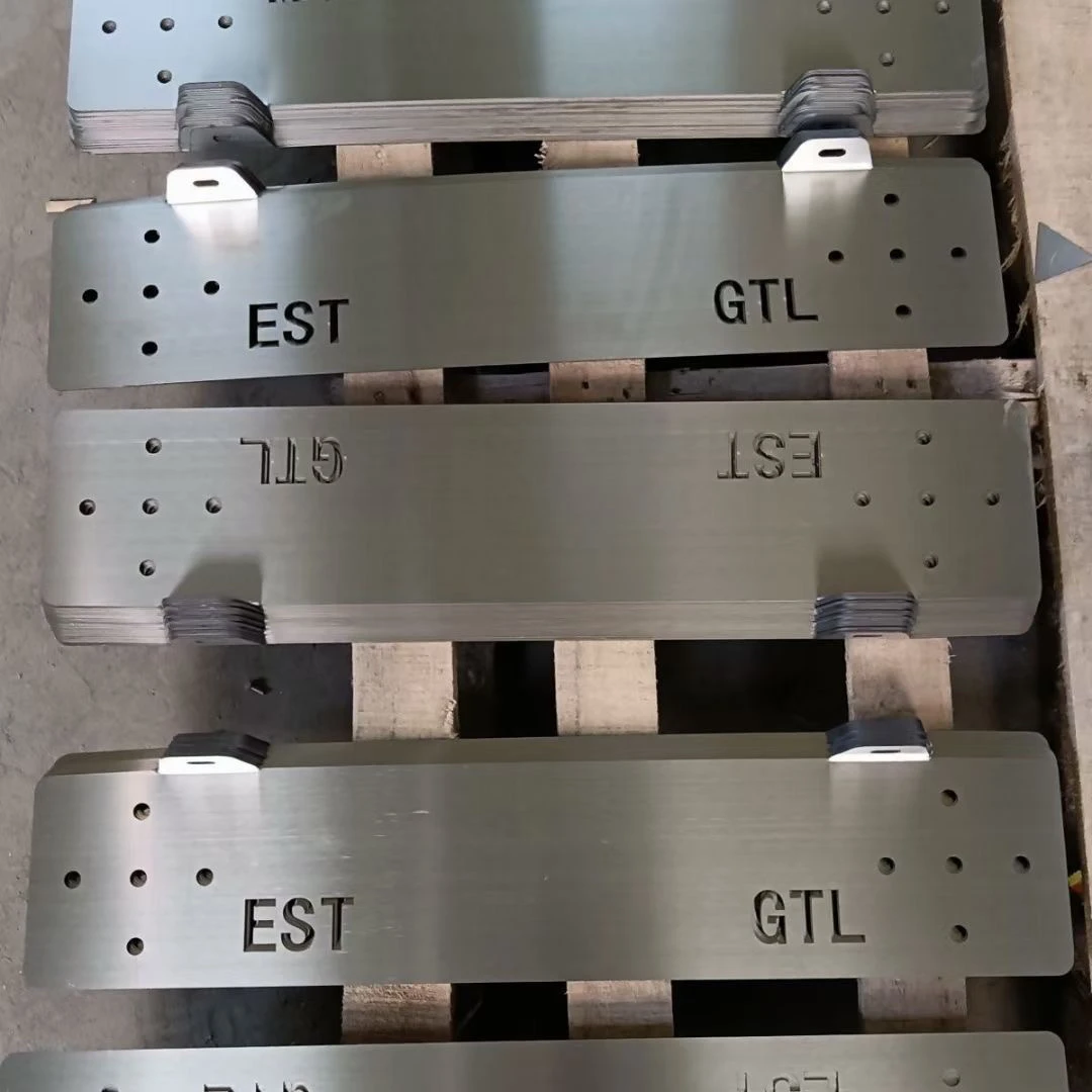 欧曼GTL/EST水箱风扇挡风板