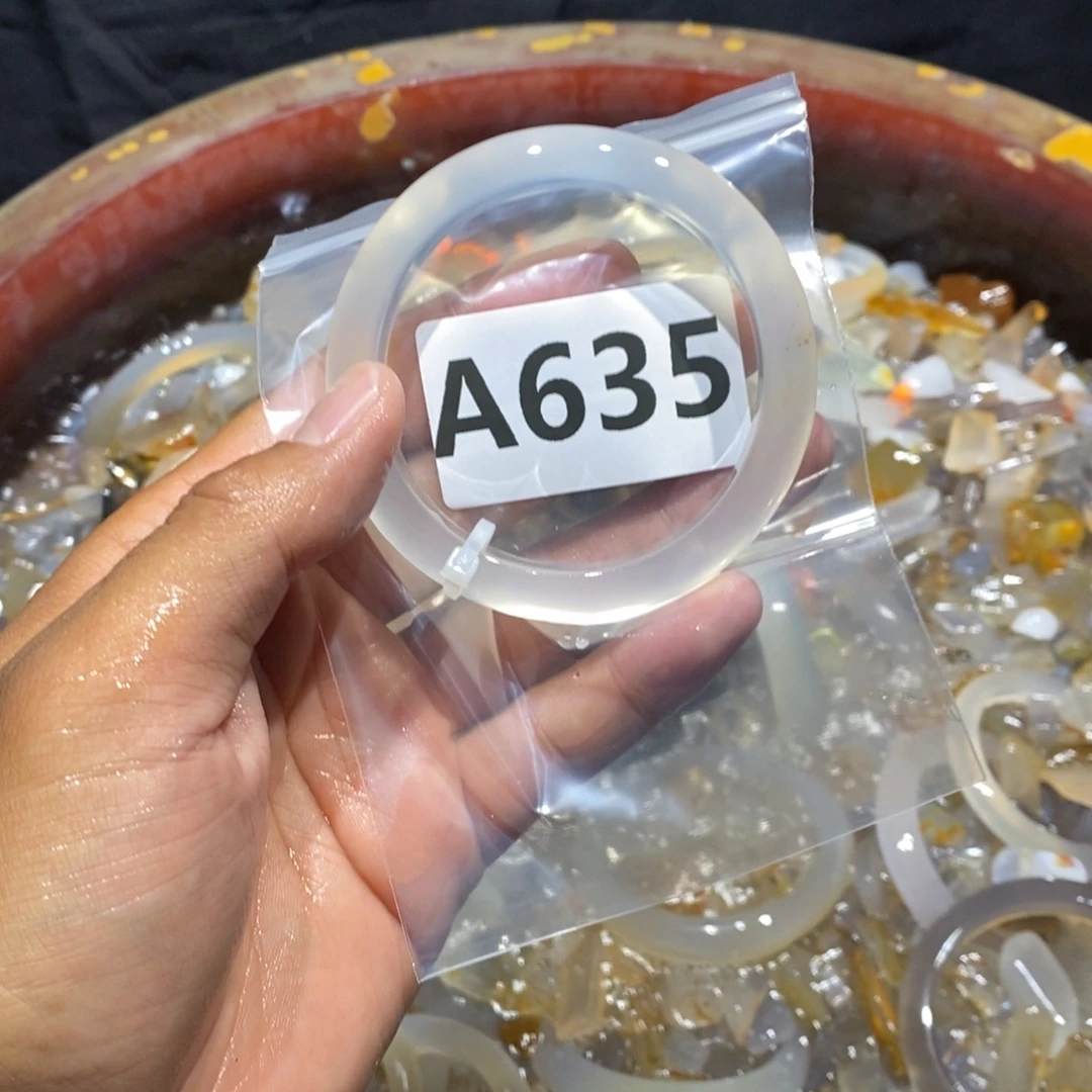 净***洁手镯玛瑙/玉髓未镶嵌