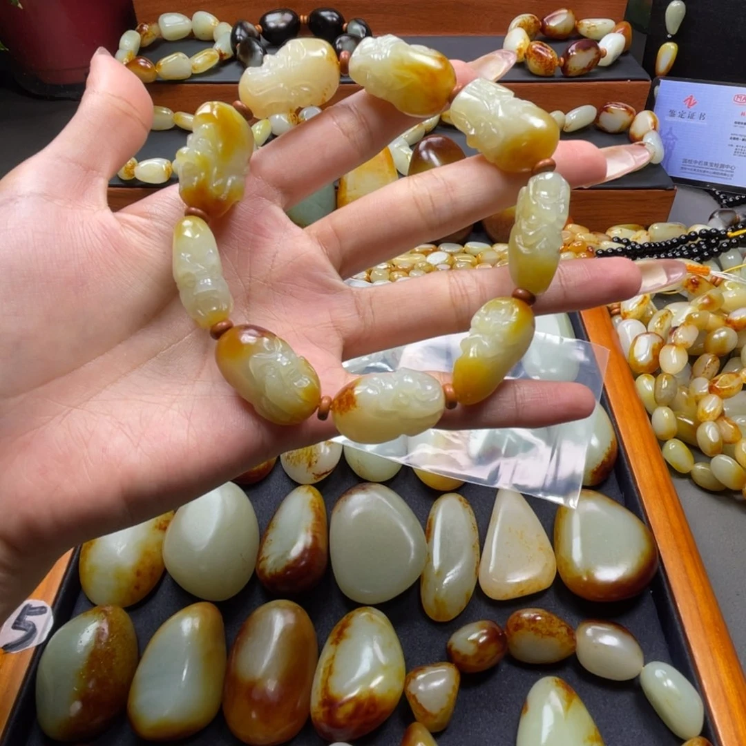 颈饰未镶嵌和田玉