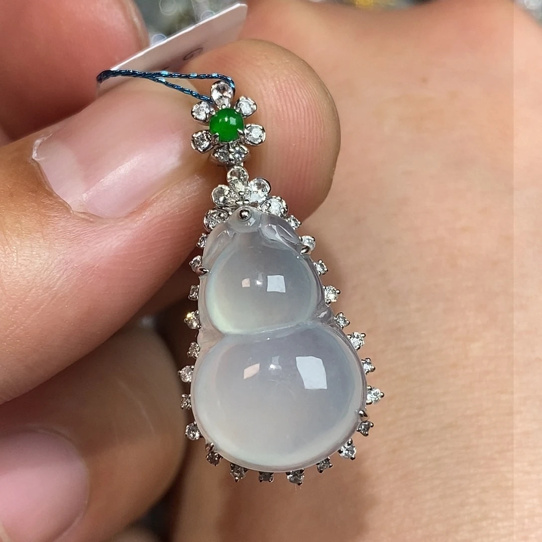 翡翠颈饰18K金镶嵌葫芦