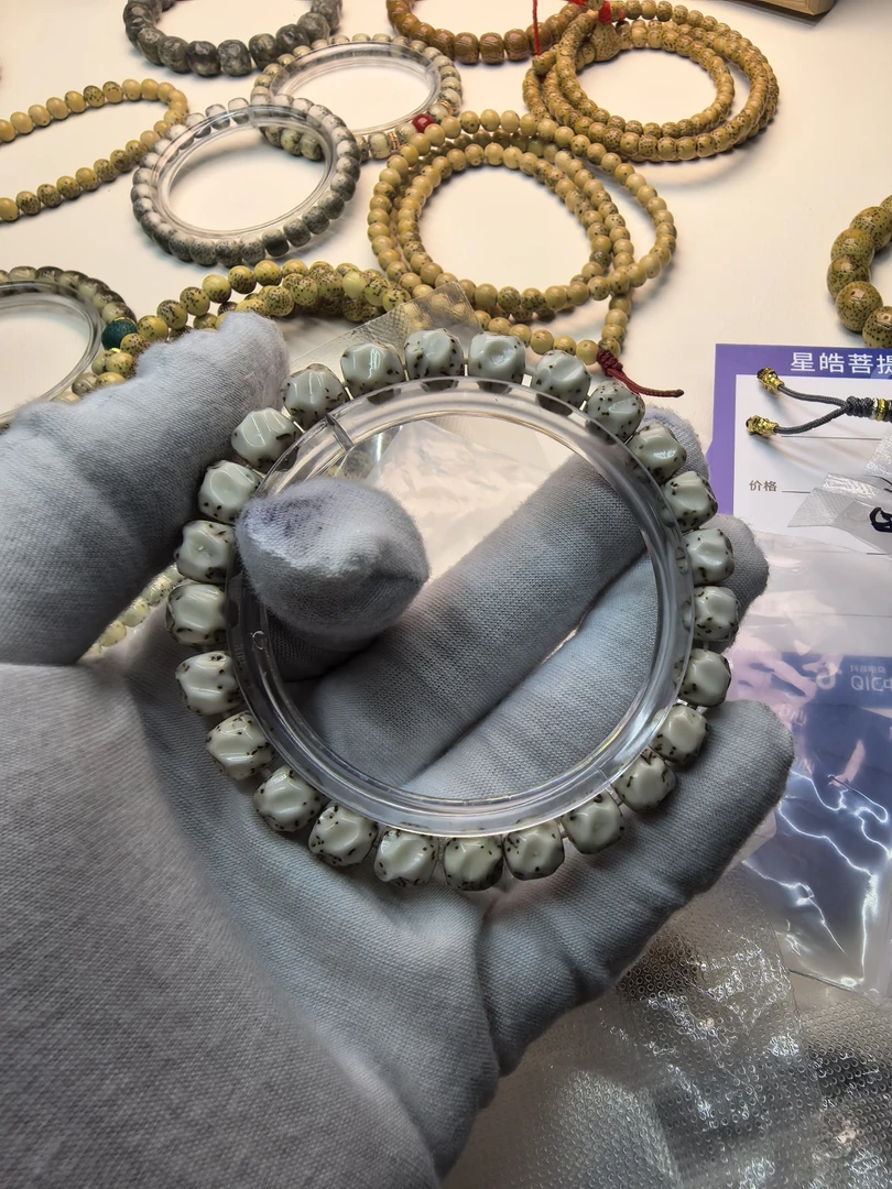 星月手串 手工无相雕刻 9mm*8mm 原生态石玉料
