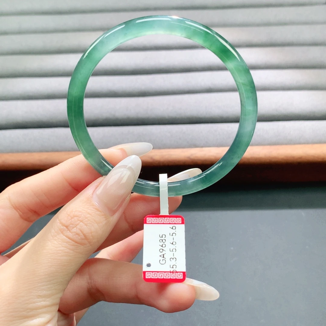 翡翠未镶嵌手镯天然