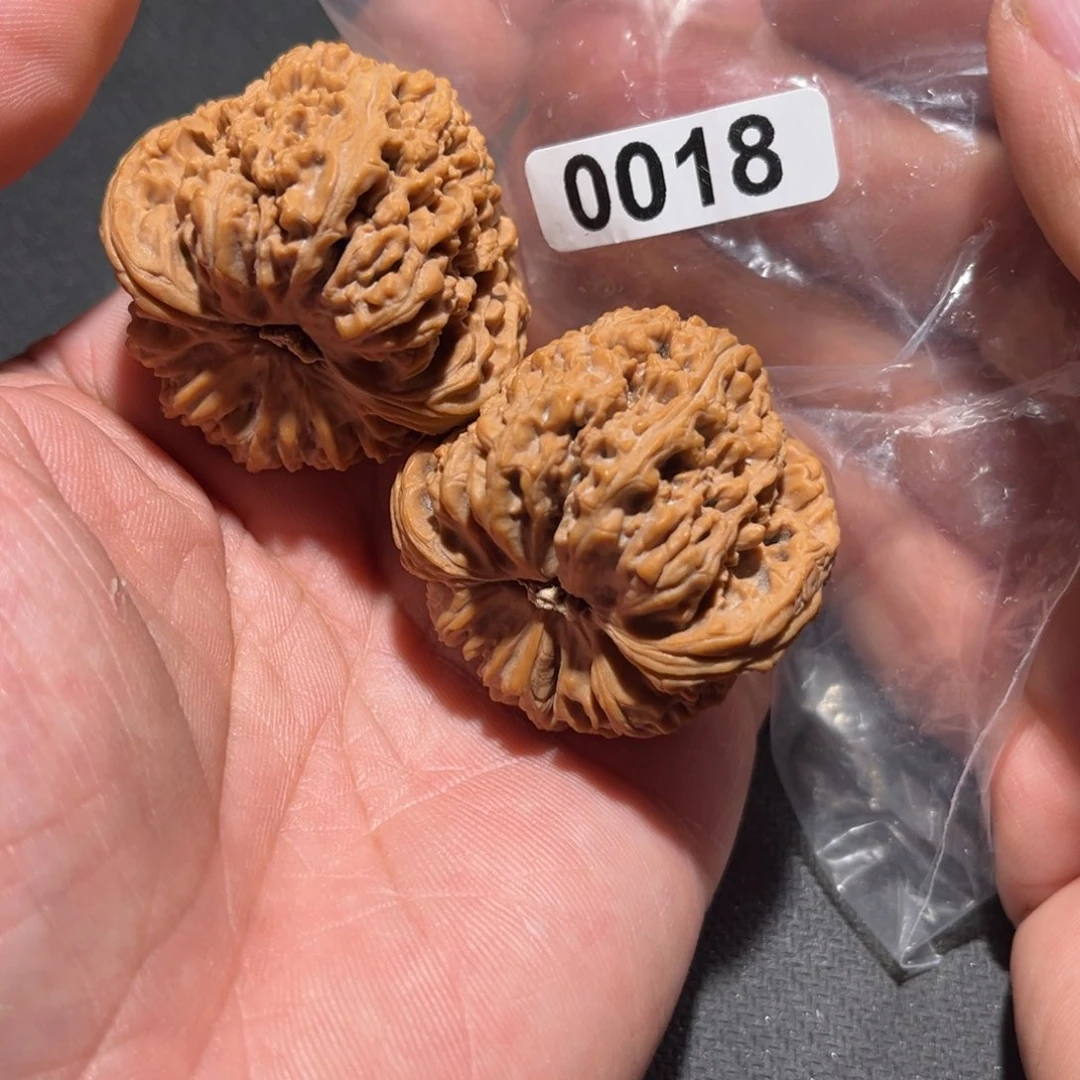 文玩核桃把件哎**～111111111111