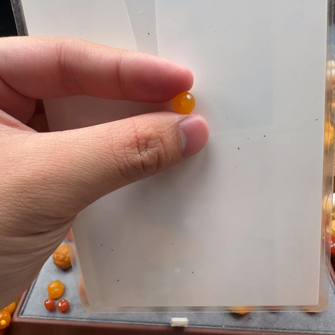 泰***家颈饰未镶嵌石英质玉