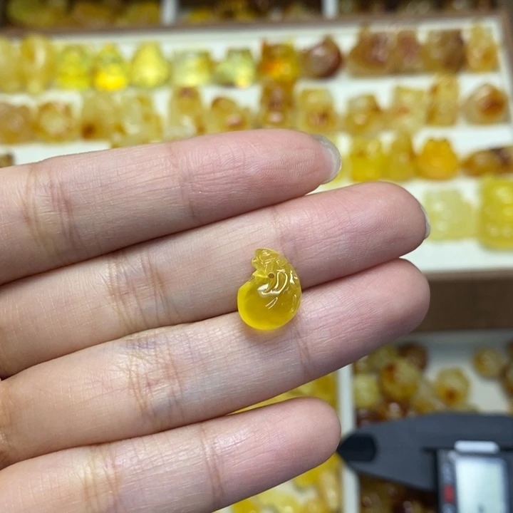 琥珀未镶嵌裸石钱袋