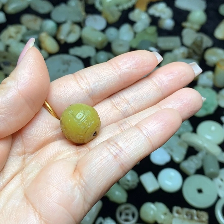 和田玉未镶嵌颈饰慢**年