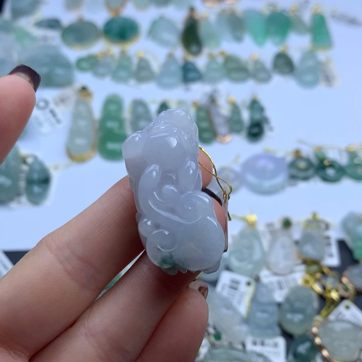 翡翠颈饰未镶嵌翡翠