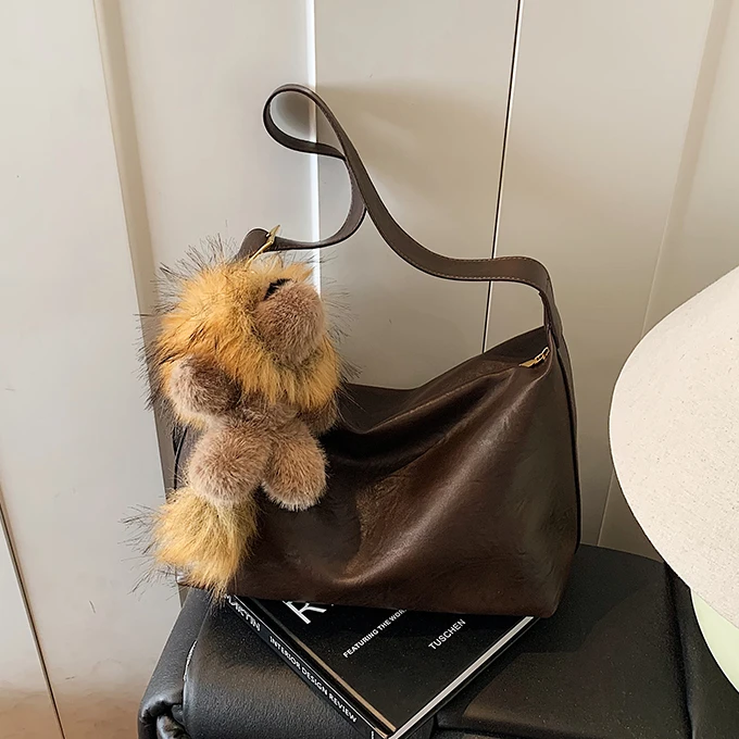 韩国小众托特包包女高级质感潮复古软皮大容量单肩包宽肩带斜挎包