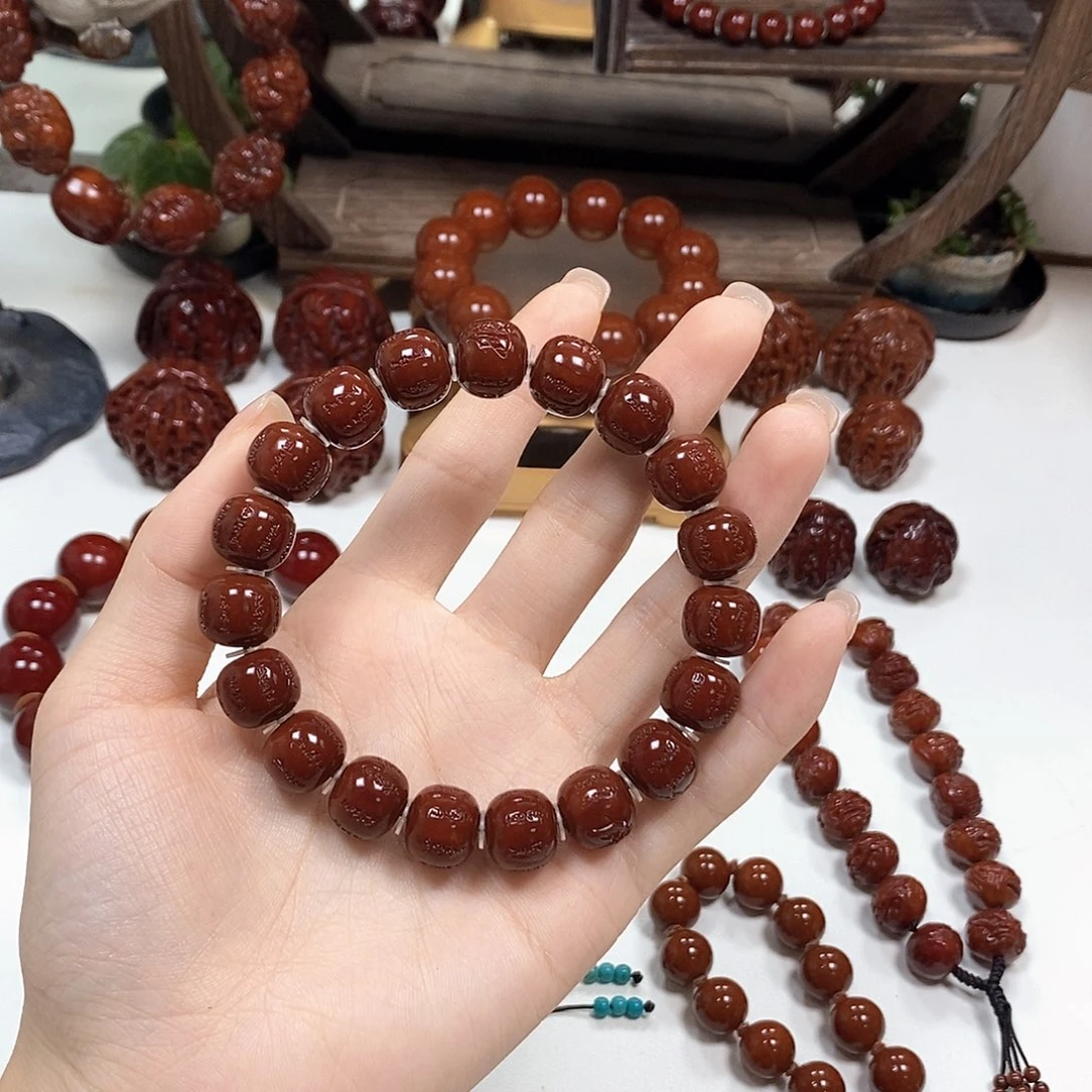 下***界橄榄核把件老型心经手持