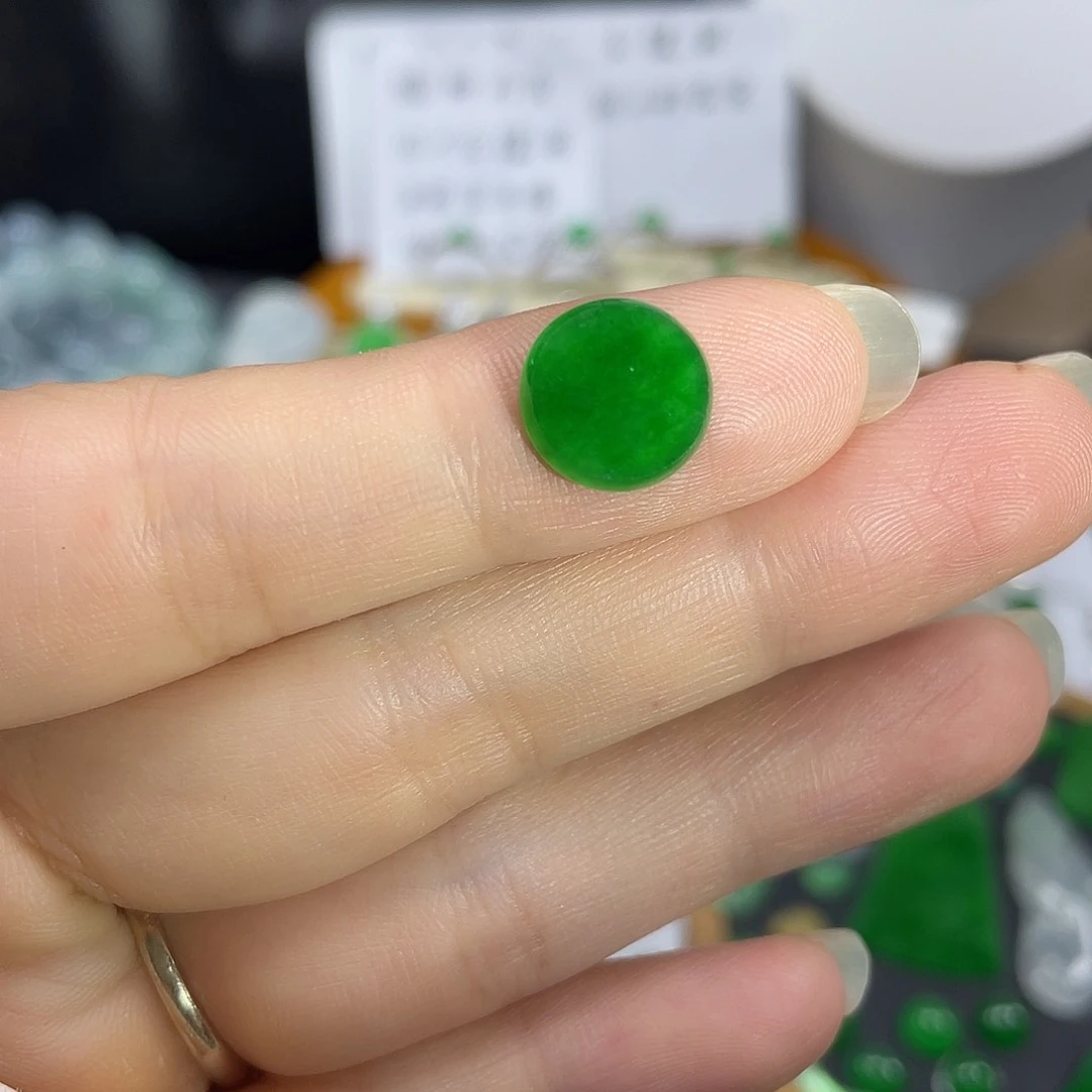 翡翠未镶嵌颈饰林亦珠宝圆牌