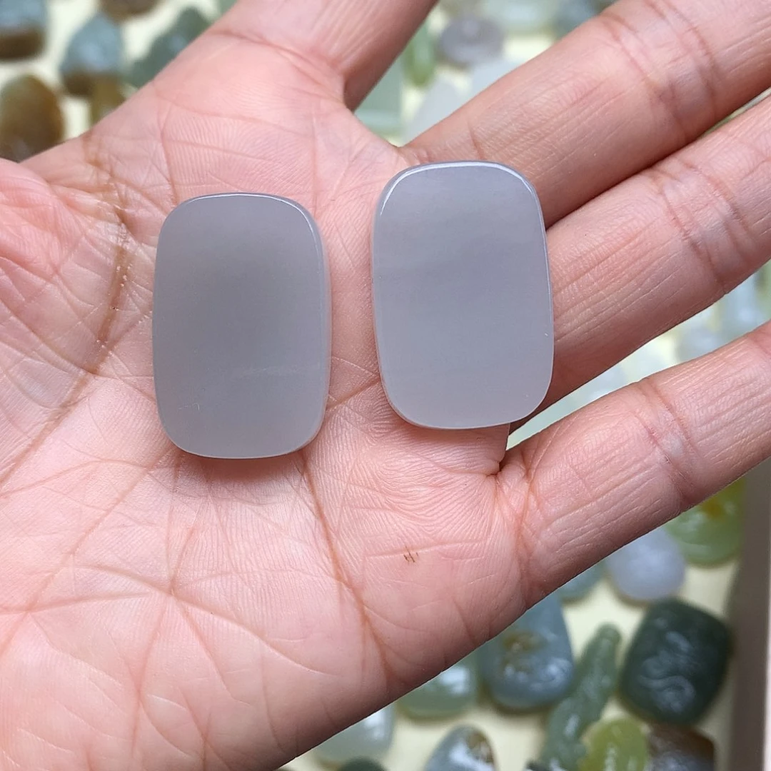 和田玉颈饰未镶嵌马***?