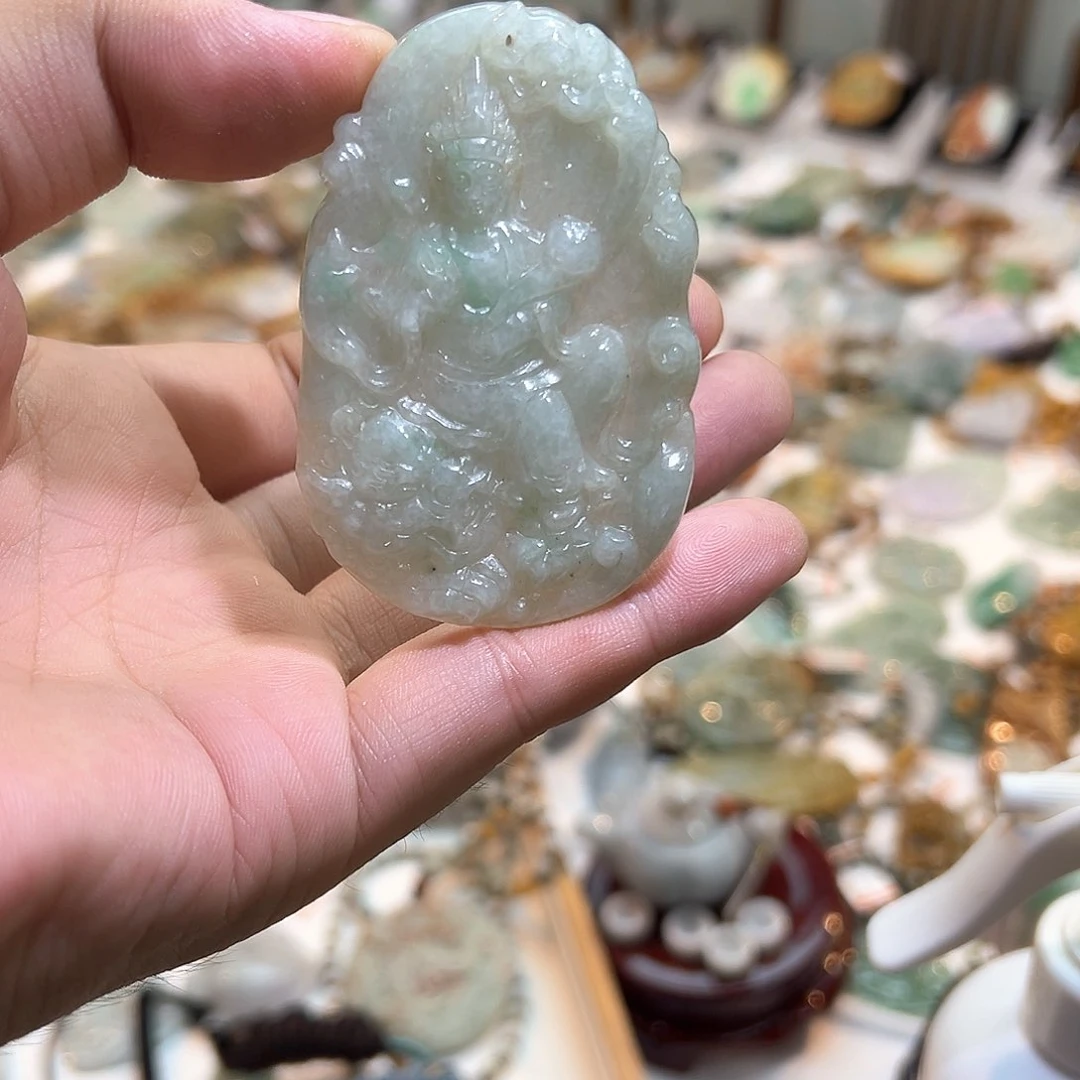 翡翠未镶嵌颈饰挂件