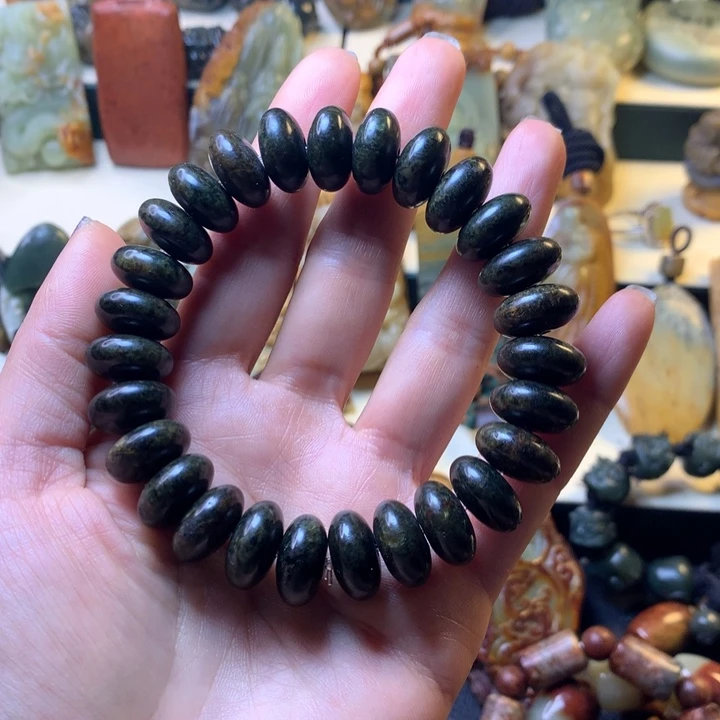 岫岩河磨玉（透闪石质玉）未镶嵌颈饰