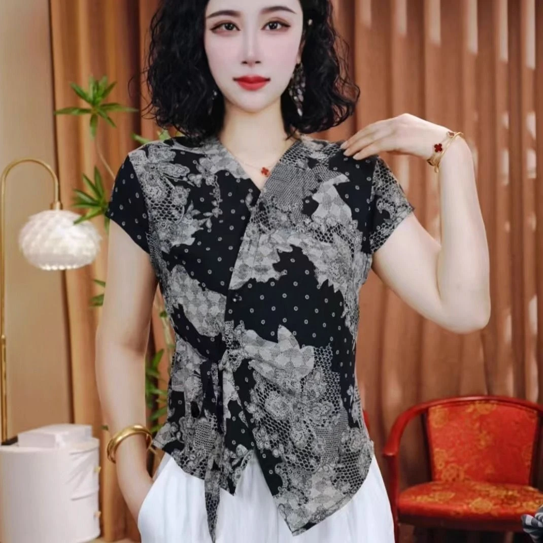 女士气质百搭V领显瘦夏季小袖碎花清爽透气轻薄款上衣小衫