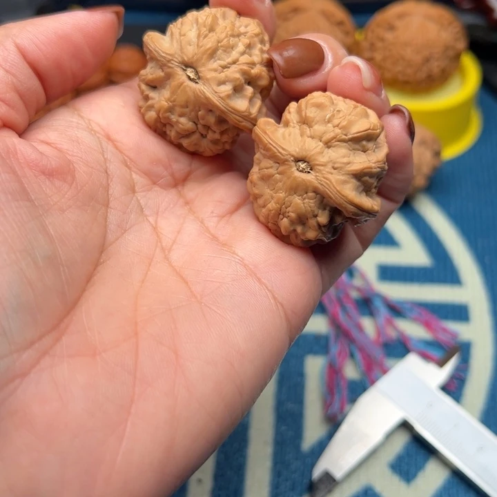 吊坠桃核文玩核桃小金鱼