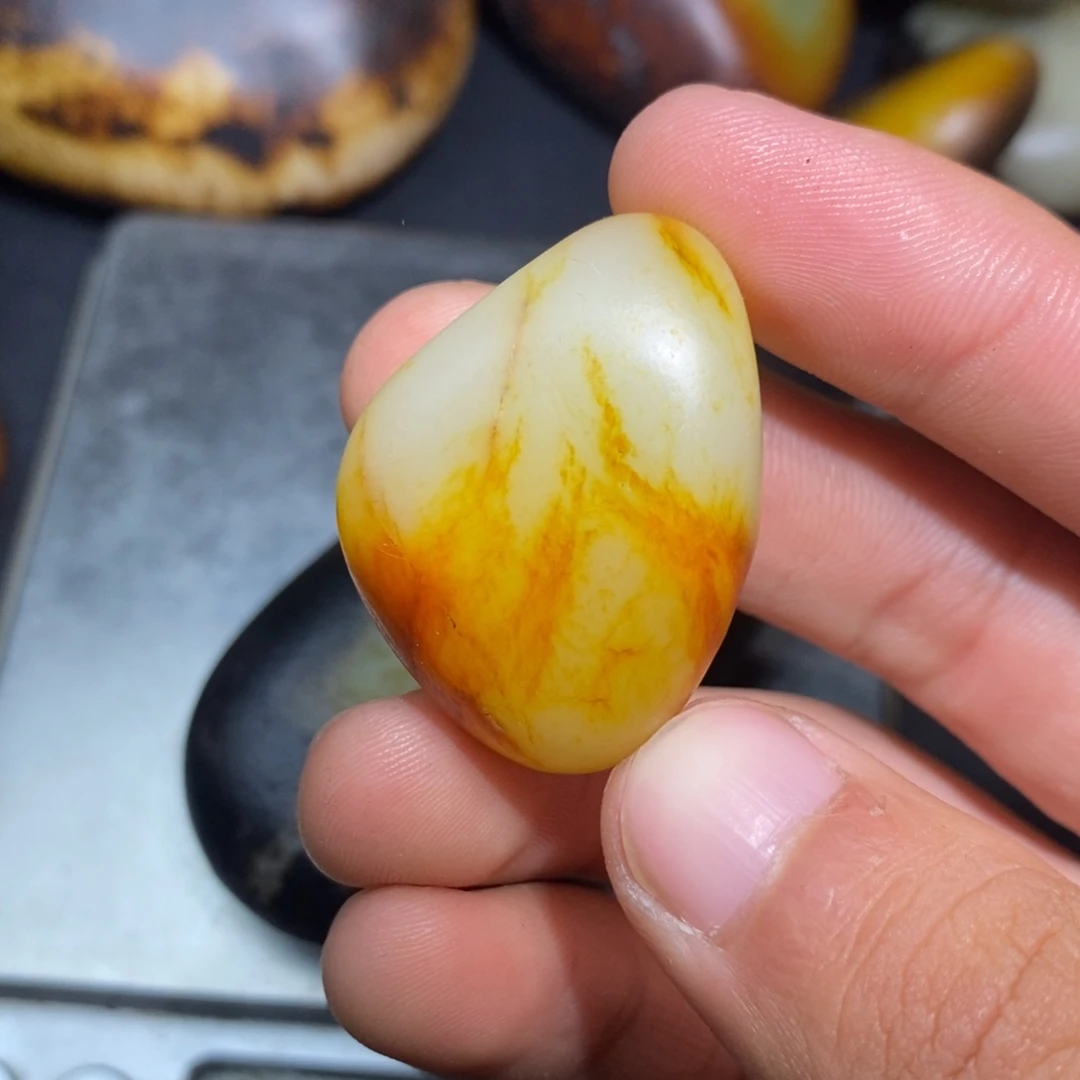 和田玉未镶嵌珠宝奇石