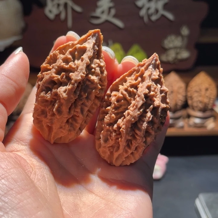 文玩核桃吊坠娇美楸35