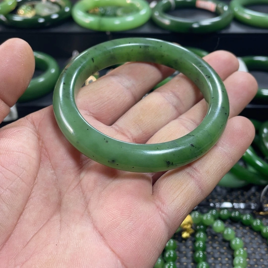 和田玉（碧玉）未镶嵌手镯